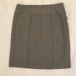 NWT Worthington Blk/Wht Houndstooth Skirt Size 12